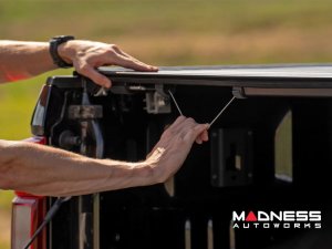 Ford Super Duty Bed Cover - Hard - Roll Up - 6'10" Bed - 2017+